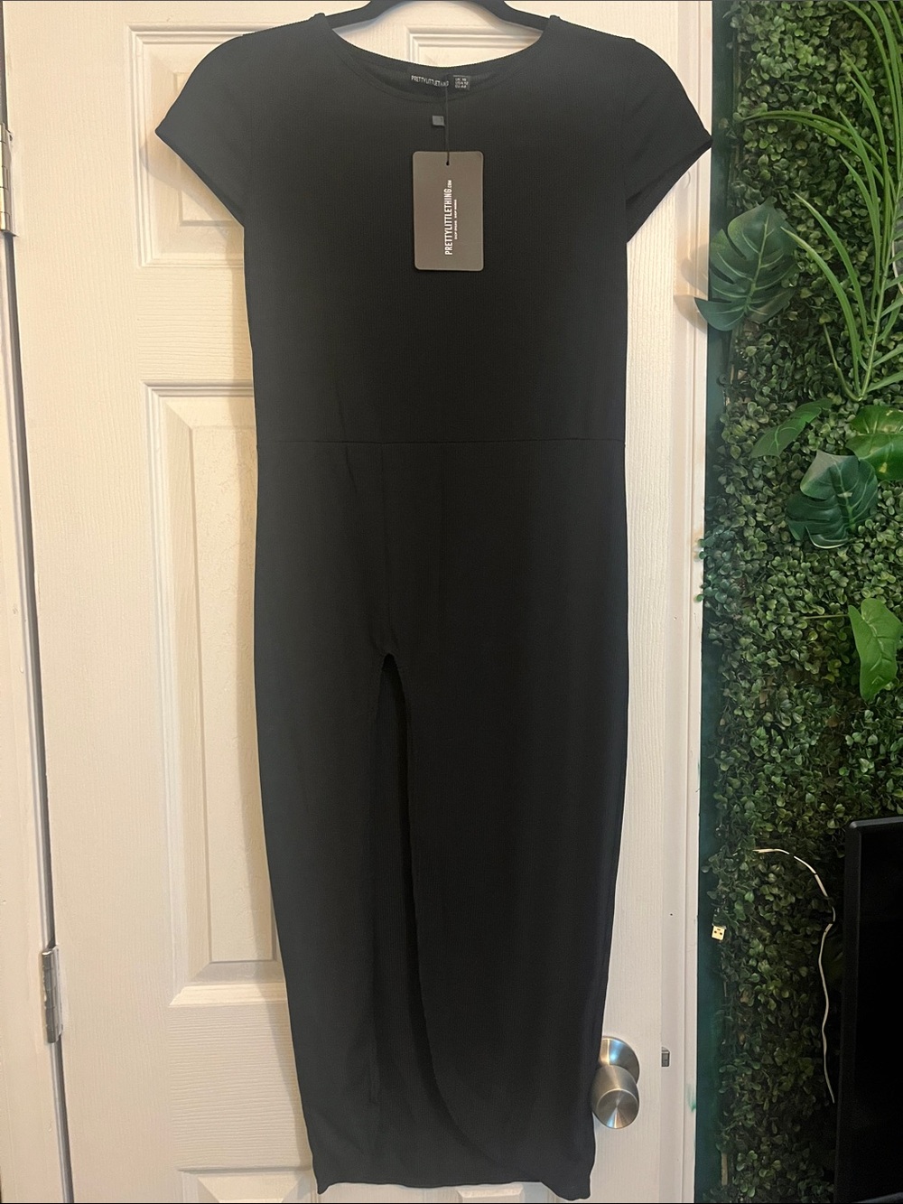Frank Lyman Design Black Cap-Sleeve midi dress with split